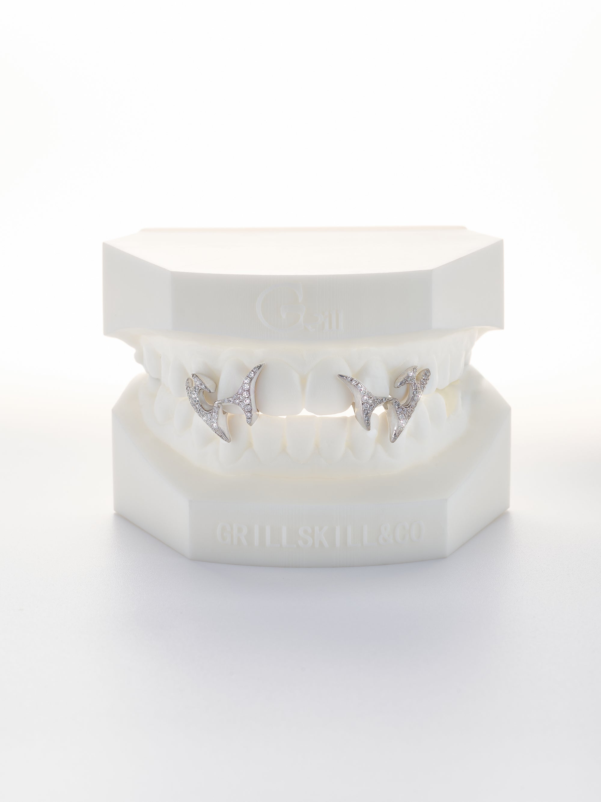 Canine tooth-vampire