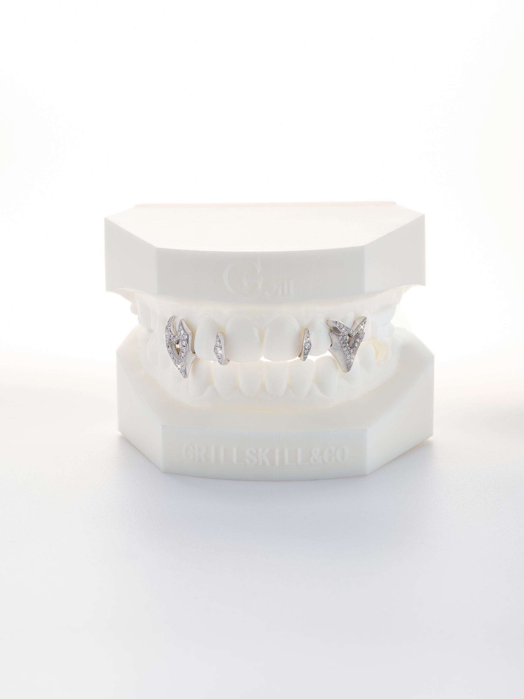 silver vvs moissanite vampire heart cannies grillz (custom-fit)