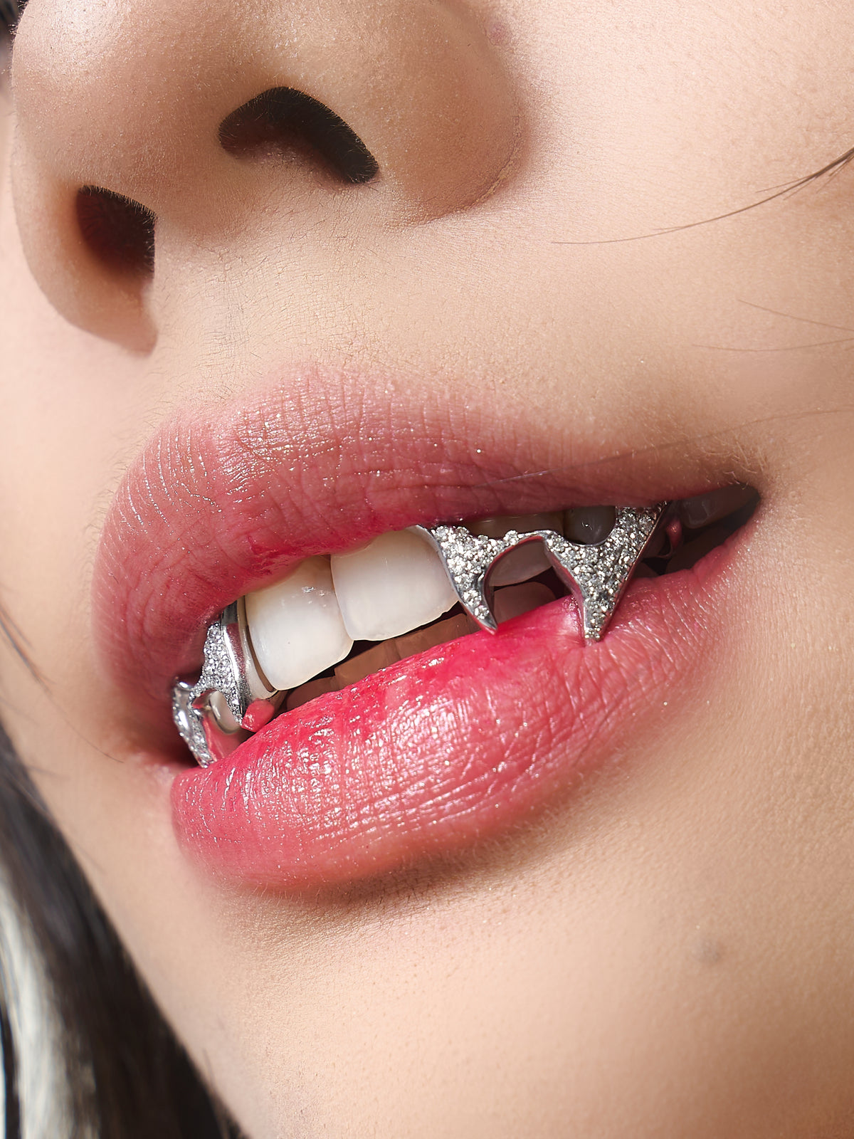 silver vvs moissanite vampire style canine grillz (custom-fit)